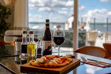 Bella Riva - Restaurant & Café