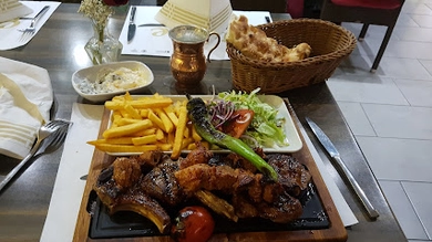 ÇÖMÇE Holzkohle Restaurant Kleve