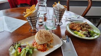 Glutenfreie Restaurants in Nordenham 2 Weserschlößchen | Restaurant & Hotel am Fähranleger nach Bremerhaven